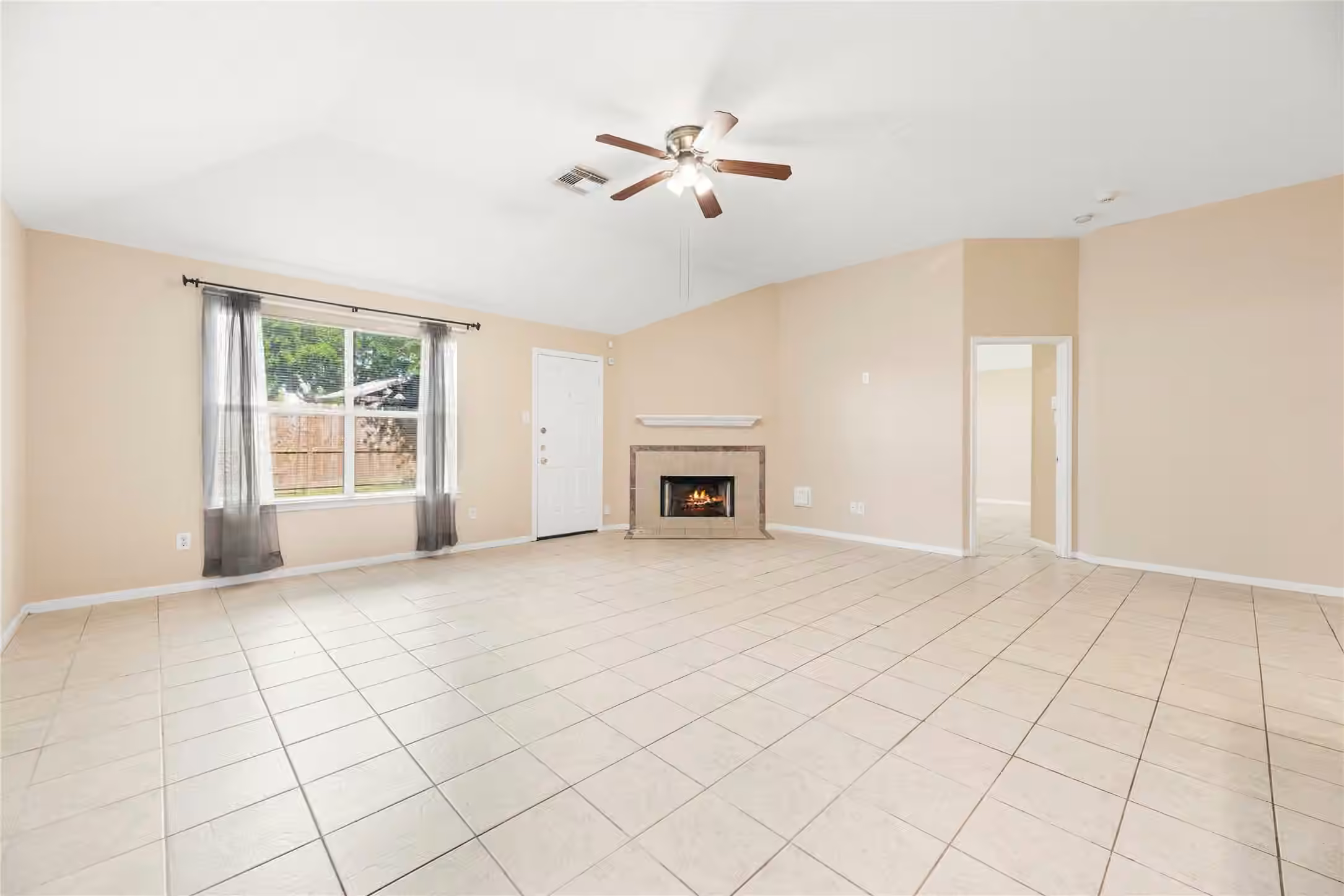 Photo 3 of 6611 Stonefort Court, Katy, TX