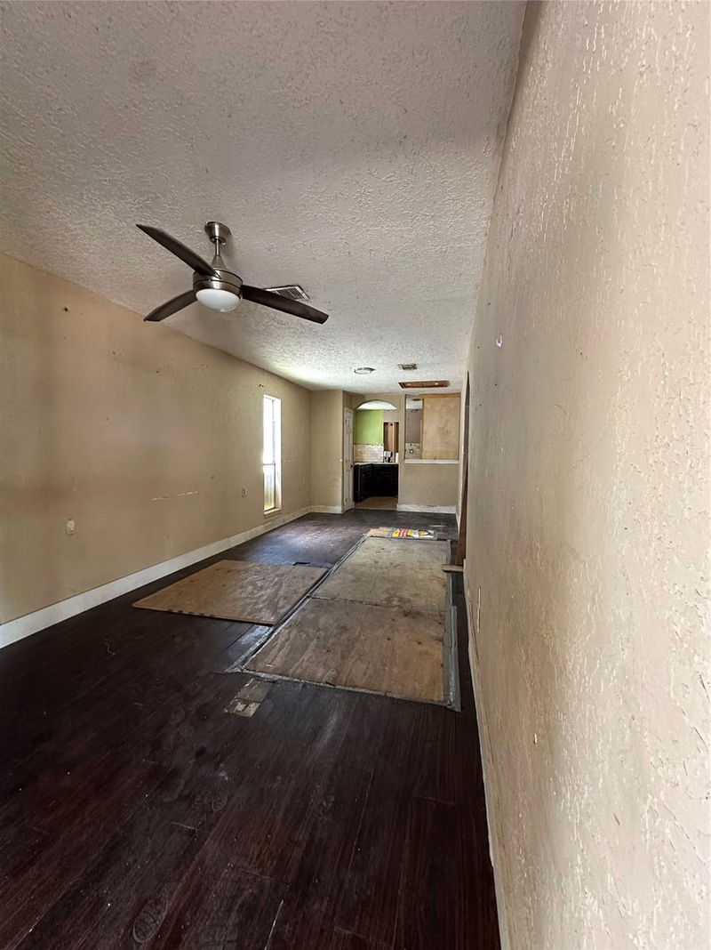 Photo 2 of 2912 Gregg Street, Houston, TX