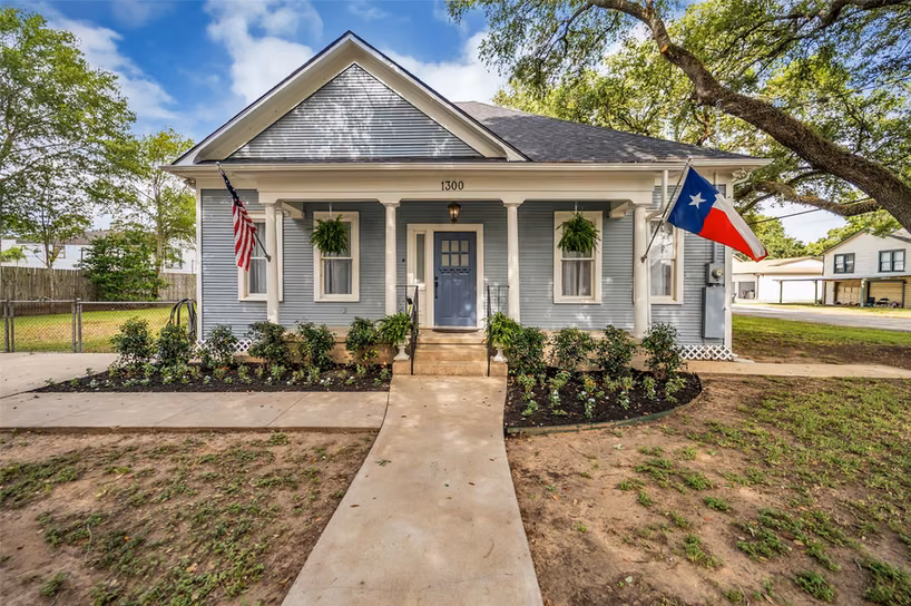 Photo 3 of 1300 7th Street, Rosenberg, TX