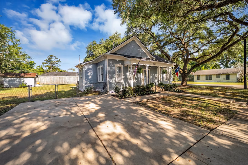 Photo 4 of 1300 7th Street, Rosenberg, TX
