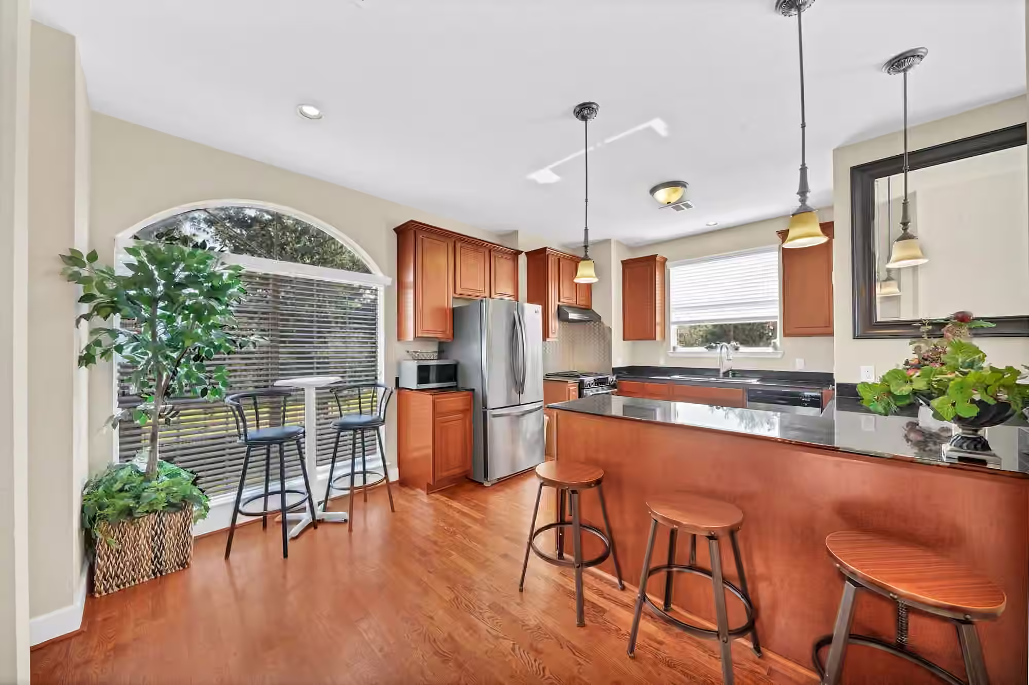 Photo 3 of 5206 Petty Street, Houston, TX