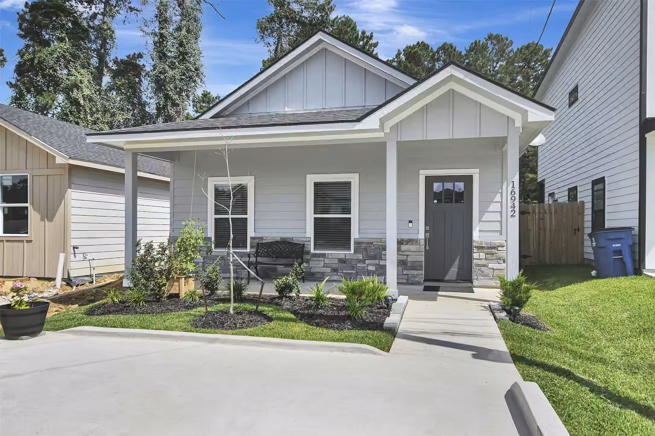 Photo 2 of 16942 Balmoral, Montgomery, TX