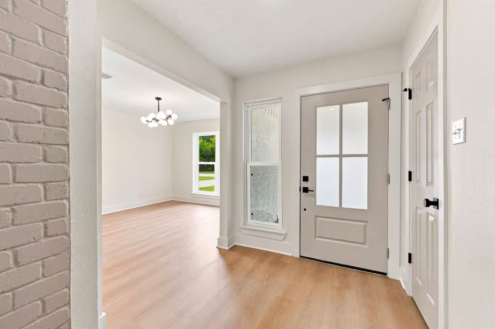 Photo 4 of 1512 Windsor Drive, Friendswood, TX