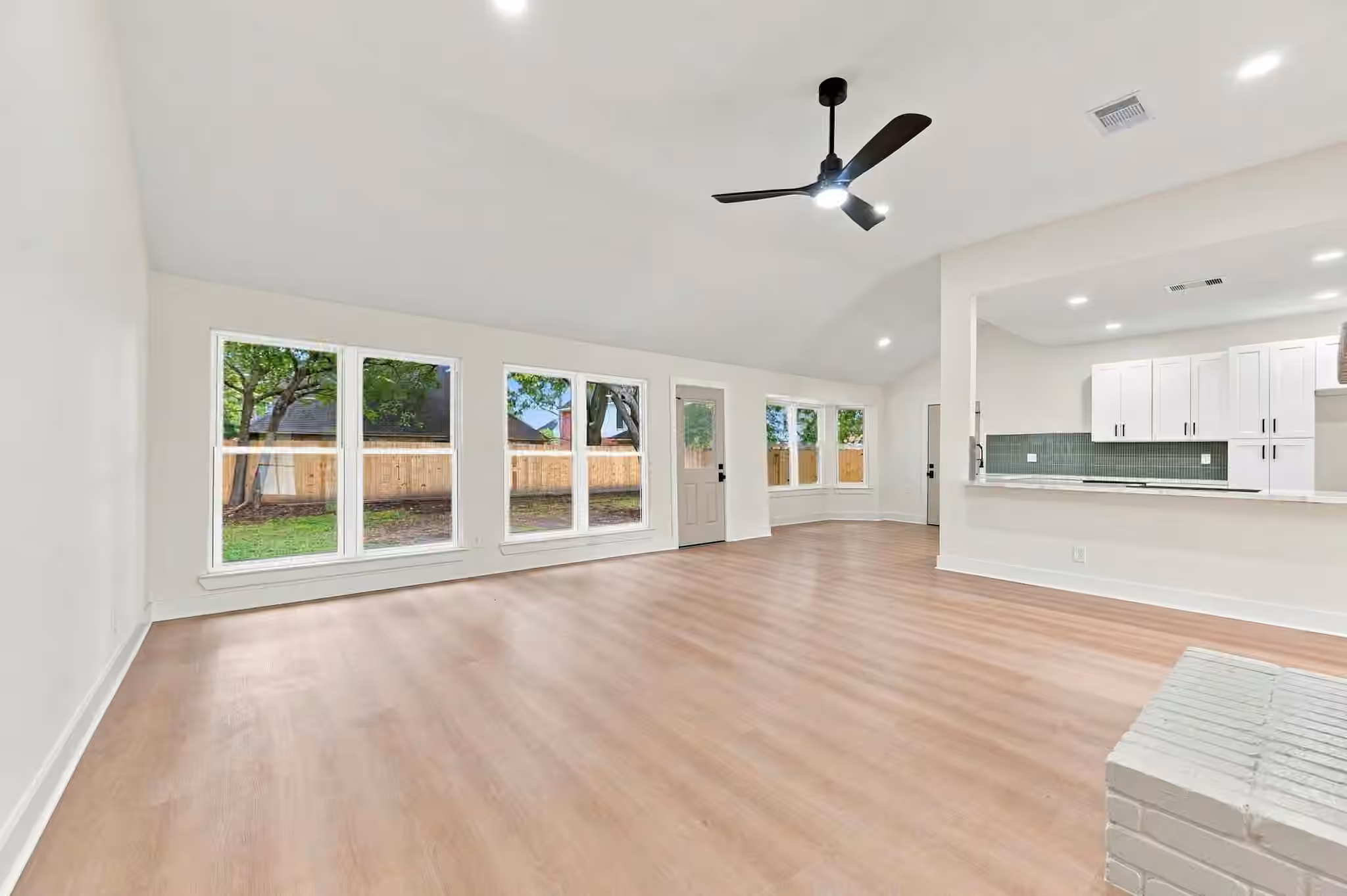 Photo 6 of 1512 Windsor Drive, Friendswood, TX