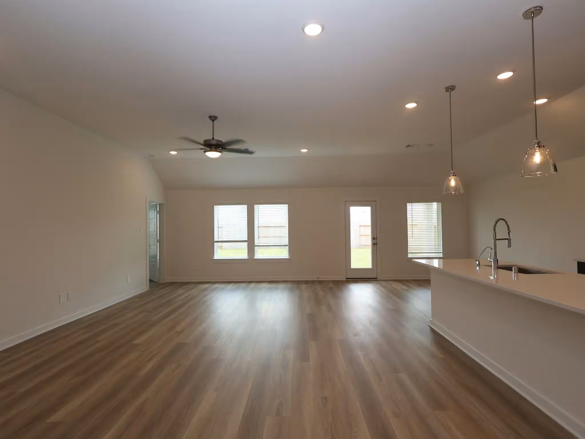 Photo 4 of 16811 Zavala Way, Montgomery, TX