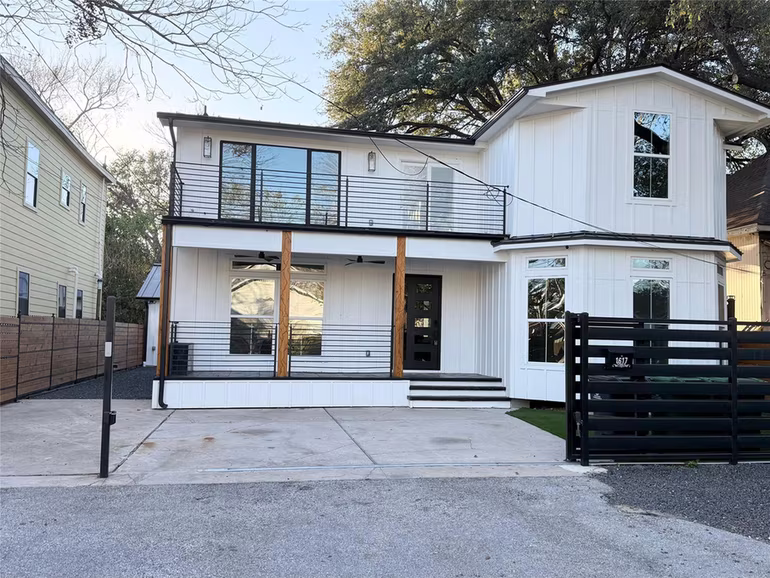 Photo of 1617 Common Street, Houston, TX