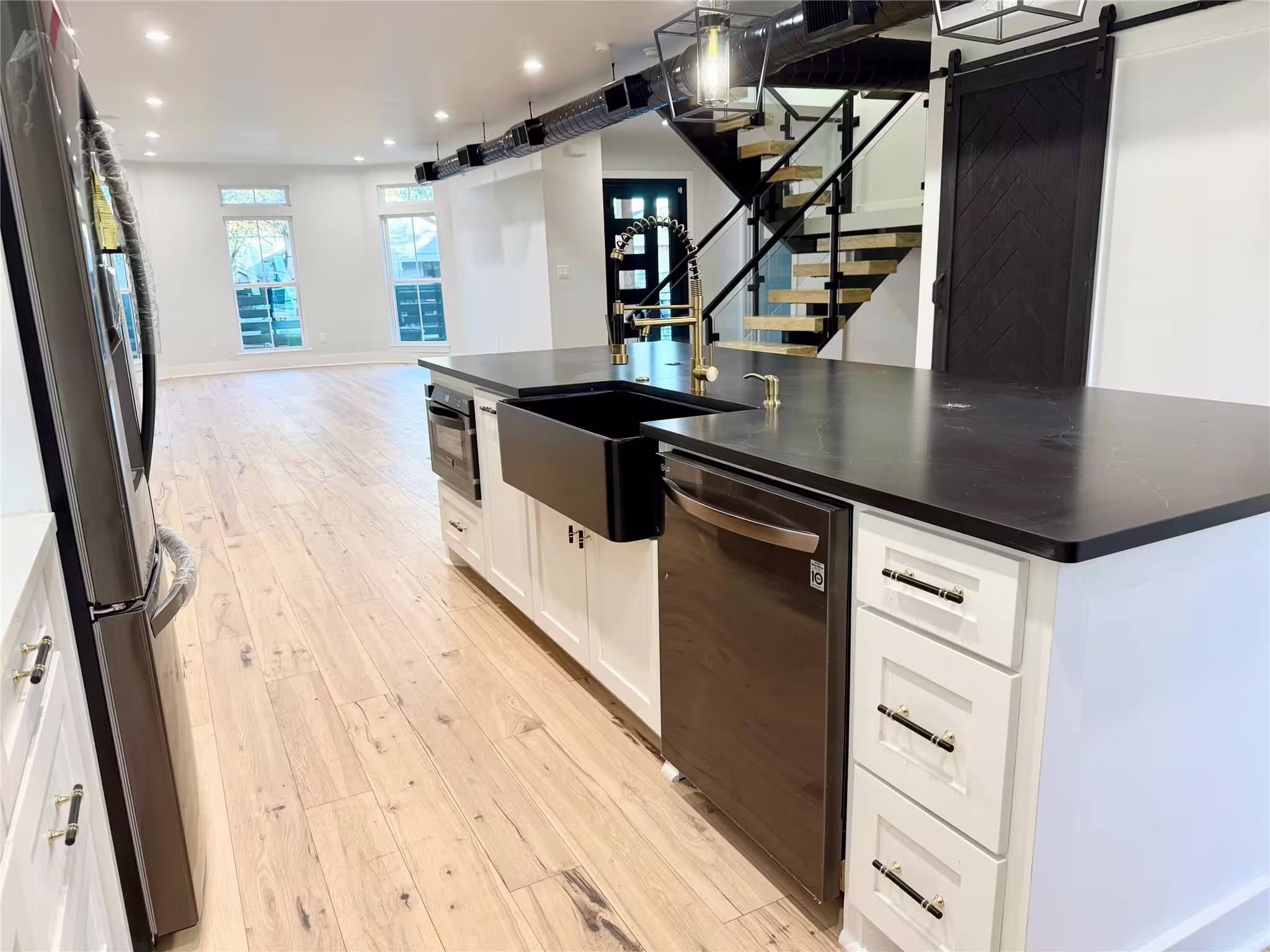 Photo 7 of 1617 Common Street, Houston, TX
