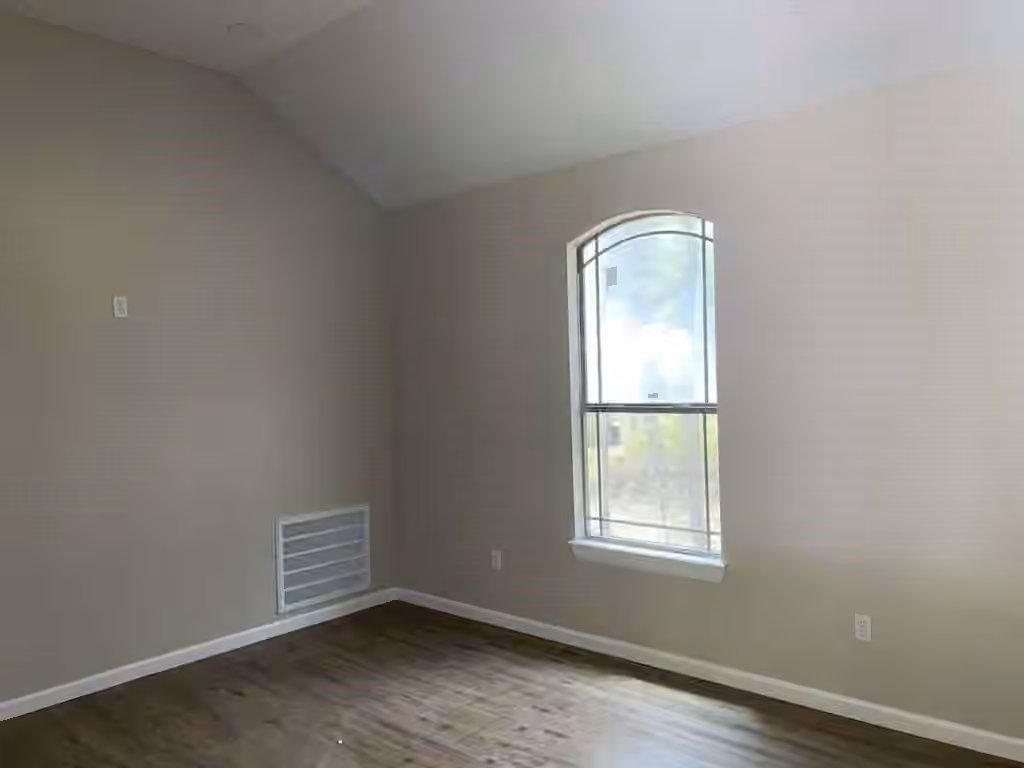 Photo 4 of 135 Brittany Lane, Cleveland, TX