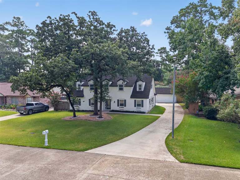 Photo 3 of 6527 Apple Valley Lane, Houston, TX