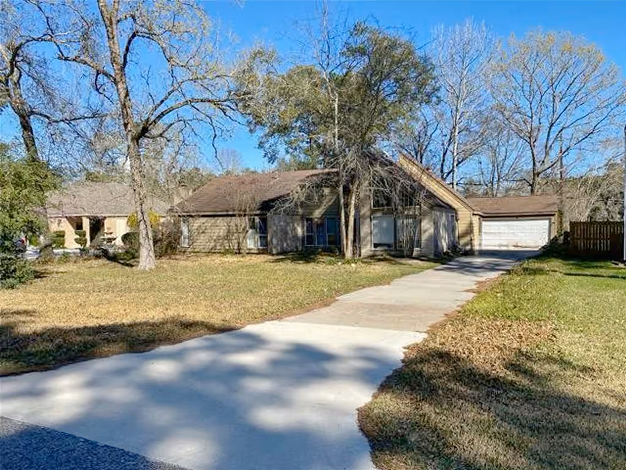 Photo 4 of 1502 Chestnut Ridge Road, Houston, TX