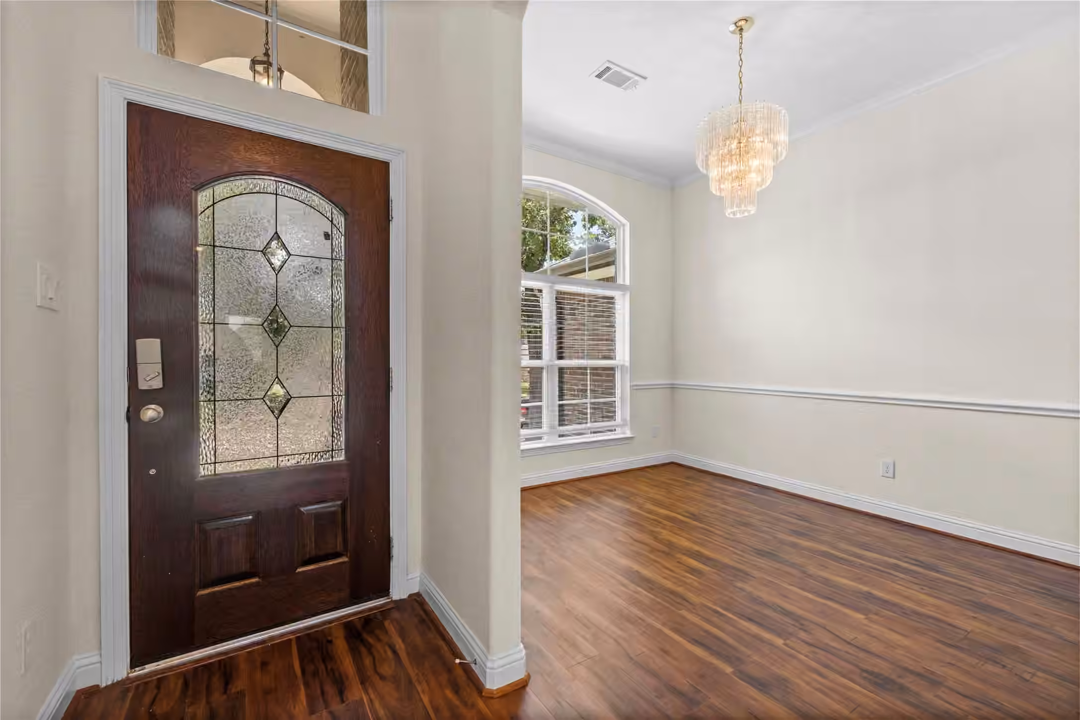 Photo 3 of 7214 Deep Forest Drive, Houston, TX