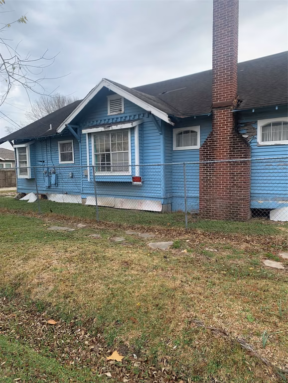 Photo 2 of 5001 Sherman Street, Houston, TX