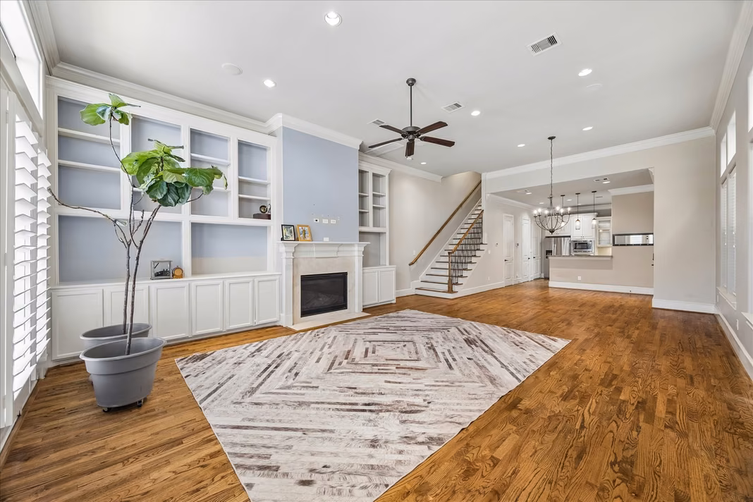 Photo 2 of 1209 W 22nd Street, Houston, TX