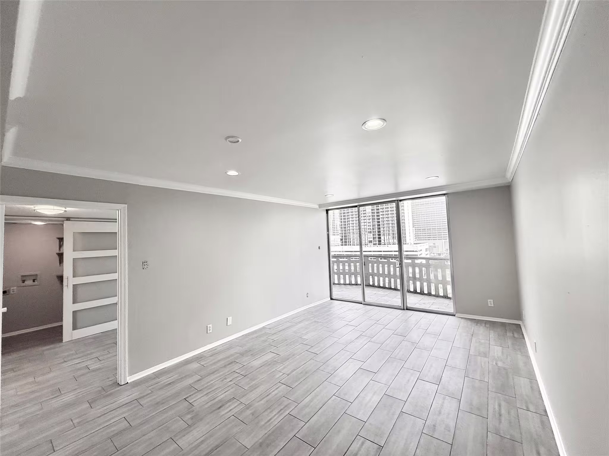 Photo 6 of 2016 Main Street 915, Houston, TX