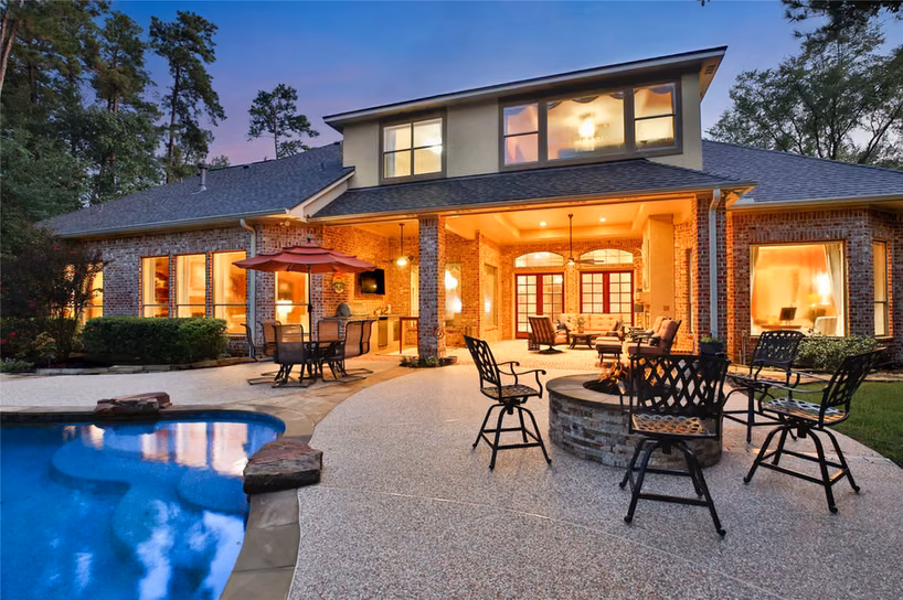 Photo 5 of 70 W Ambassador Bend, The Woodlands, TX