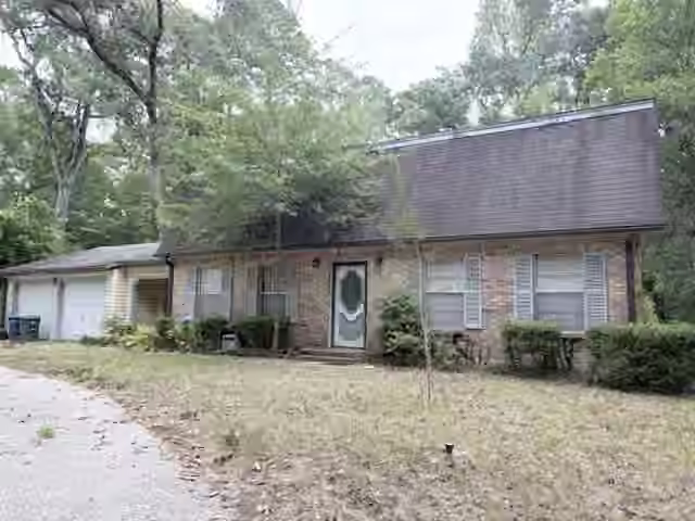 Photo 2 of 3737 Summer Lane, Huntsville, TX