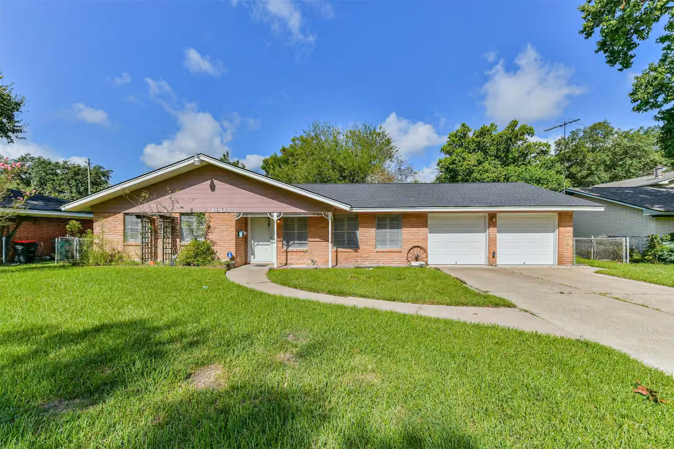 Photo of 1904 Amy Drive, Baytown, TX 77520