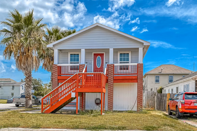 Photo 5 of 1402 51st Street, Galveston, TX