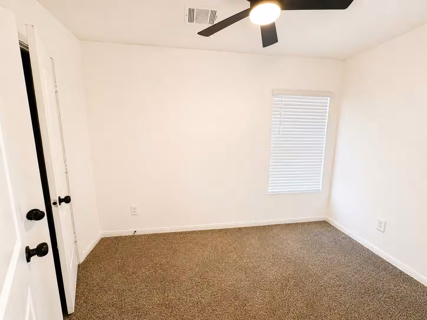 Photo 5 of 9715 Marie Village Court, Conroe, TX