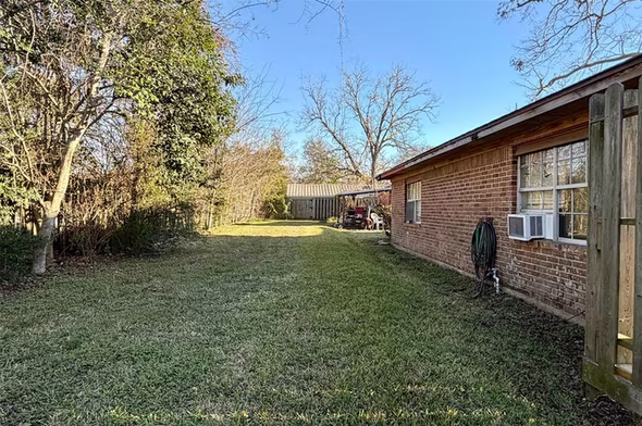Photo 5 of 215 Grand Avenue, Bacliff, TX