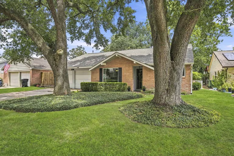 Photo 3 of 6006 Vicki John Drive, Houston, TX