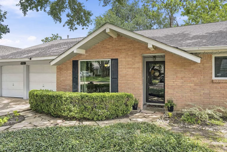 Photo 4 of 6006 Vicki John Drive, Houston, TX