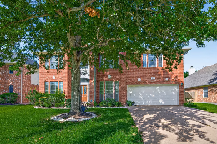 Photo 2 of 2022 Grand Willow Lane, Richmond, TX