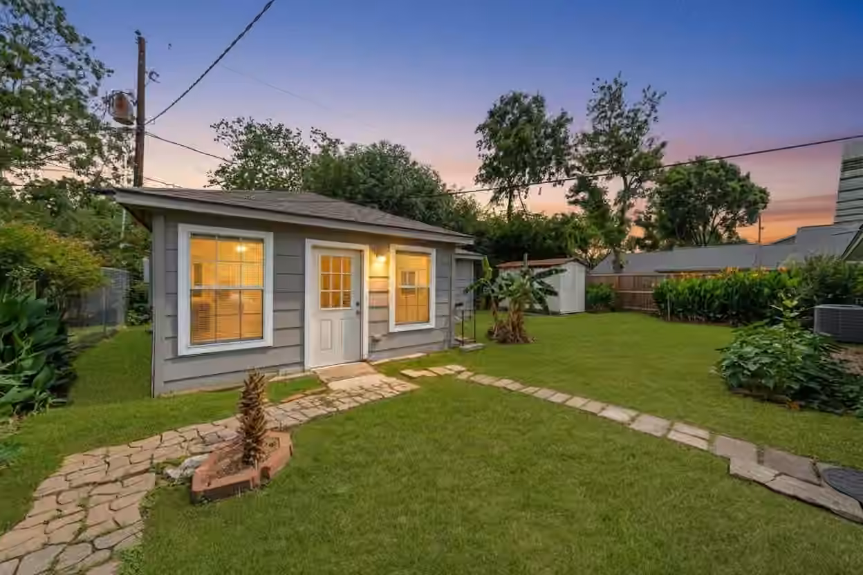 Photo 6 of 2707 Droxford Drive, Houston, TX