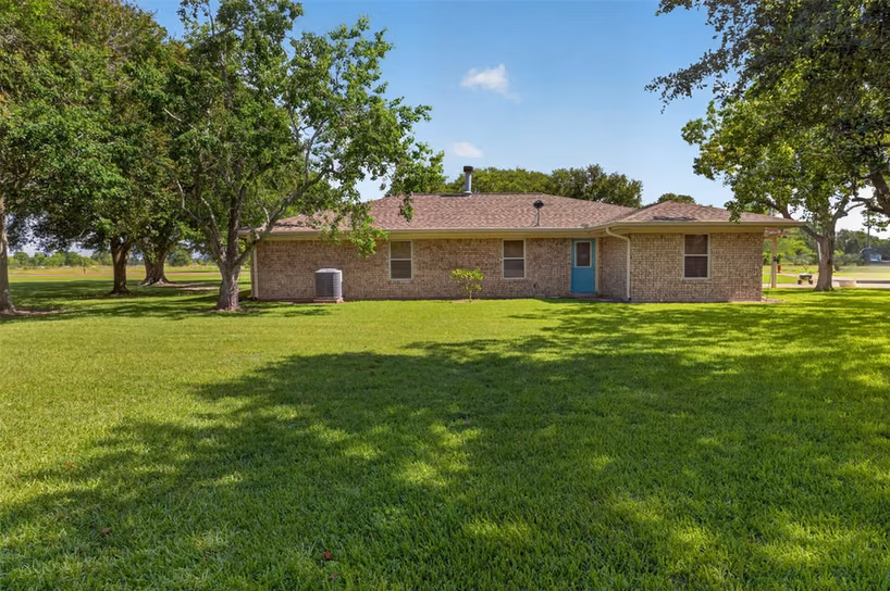 Photo 4 of 1228 Cook Road, Winnie, TX