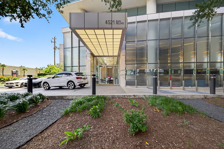 Photo of 4521 San Felipe 2501, Houston, TX