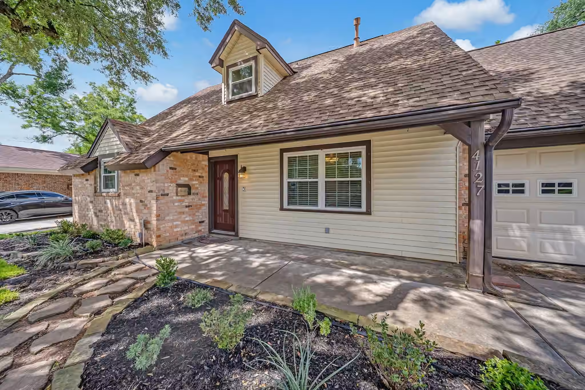 Photo 4 of 4127 Hill Oak Drive, Houston, TX