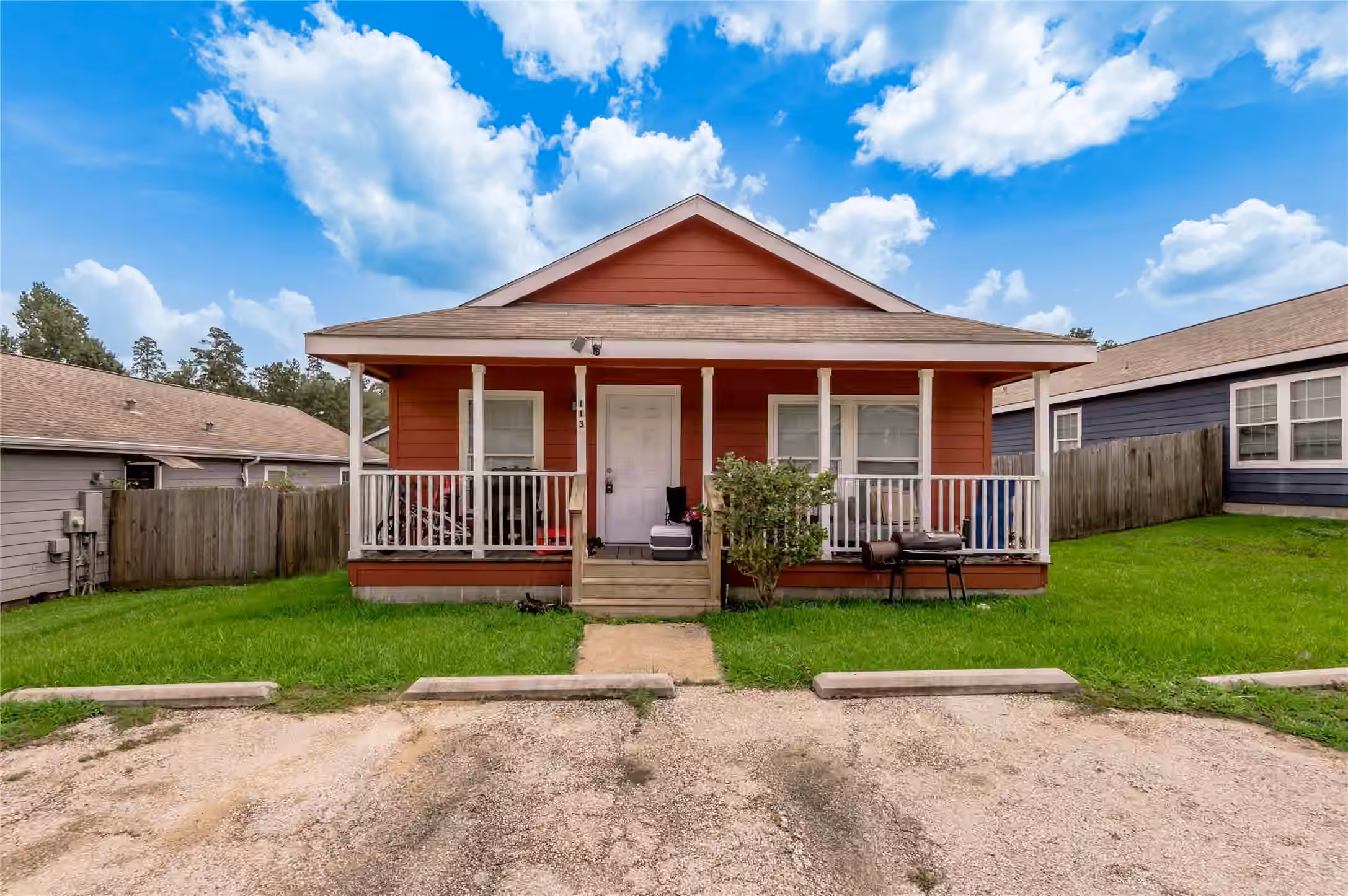Photo of 113 Varsity Drive, Huntsville, TX 77340