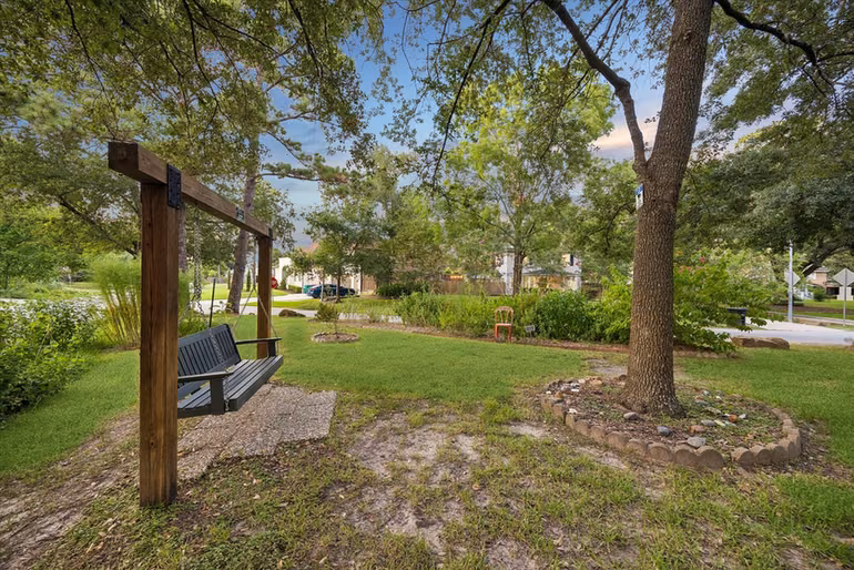 Photo 2 of 858 Azalea Street, Houston, TX