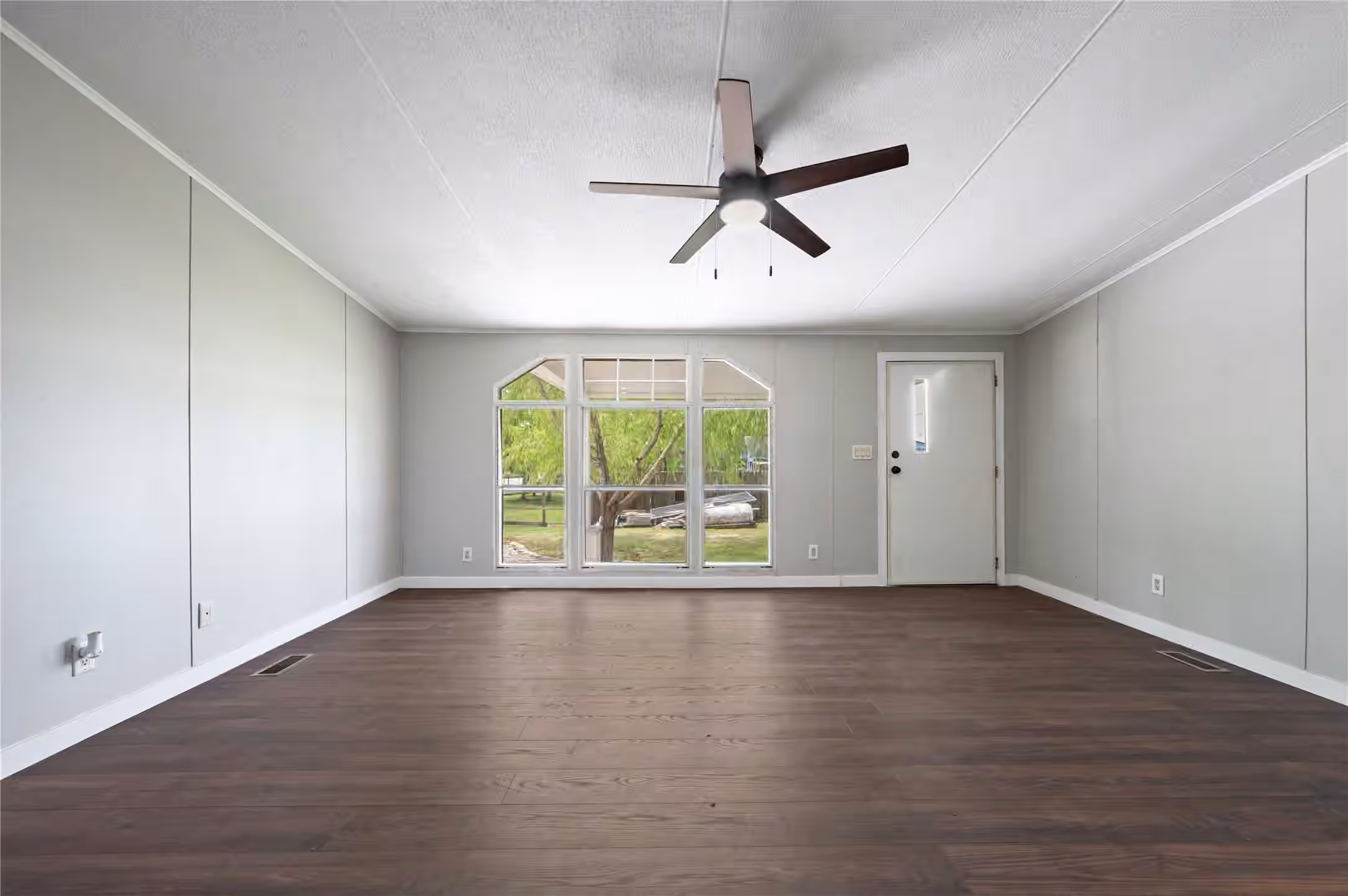 Photo 2 of 9623 Meadowvine Drive, Houston, TX