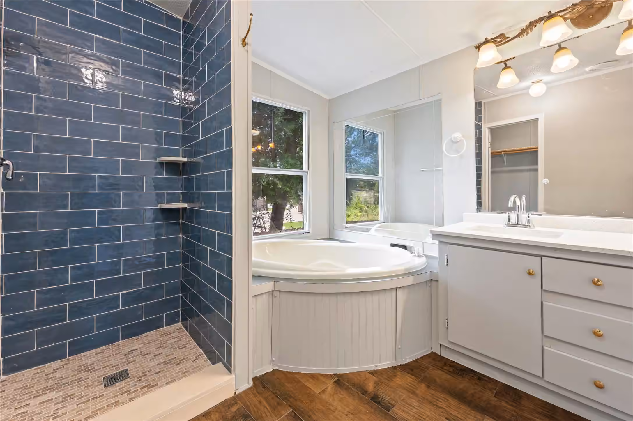 Photo 4 of 9623 Meadowvine Drive, Houston, TX