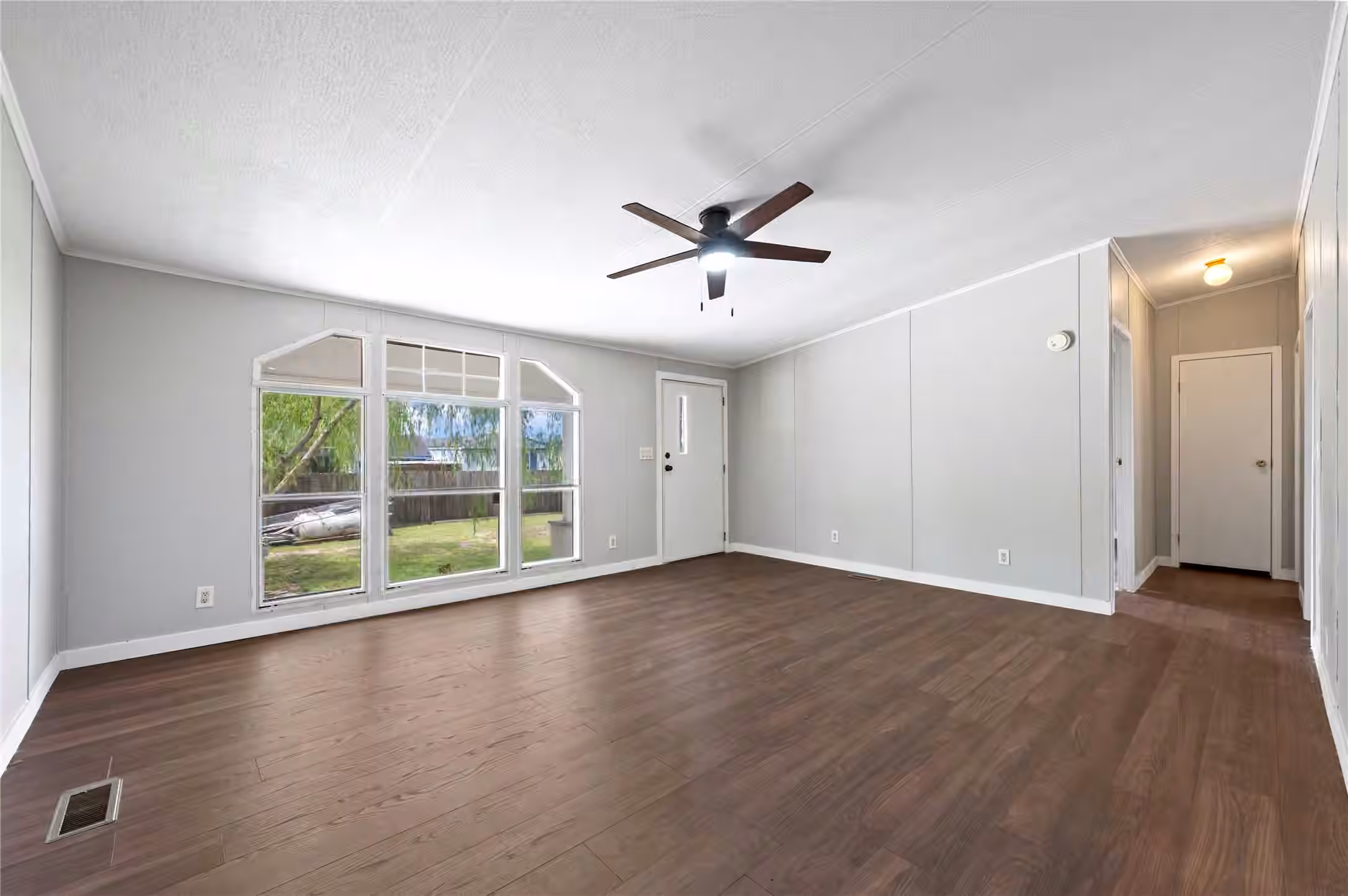 Photo 6 of 9623 Meadowvine Drive, Houston, TX