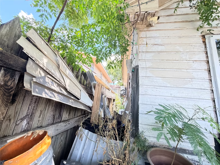 Photo 4 of 7037 Avenue L, Houston, TX