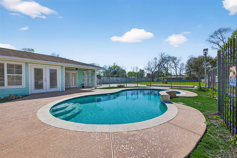 Photo 5 of 13902 Ambrose Street, Houston, TX