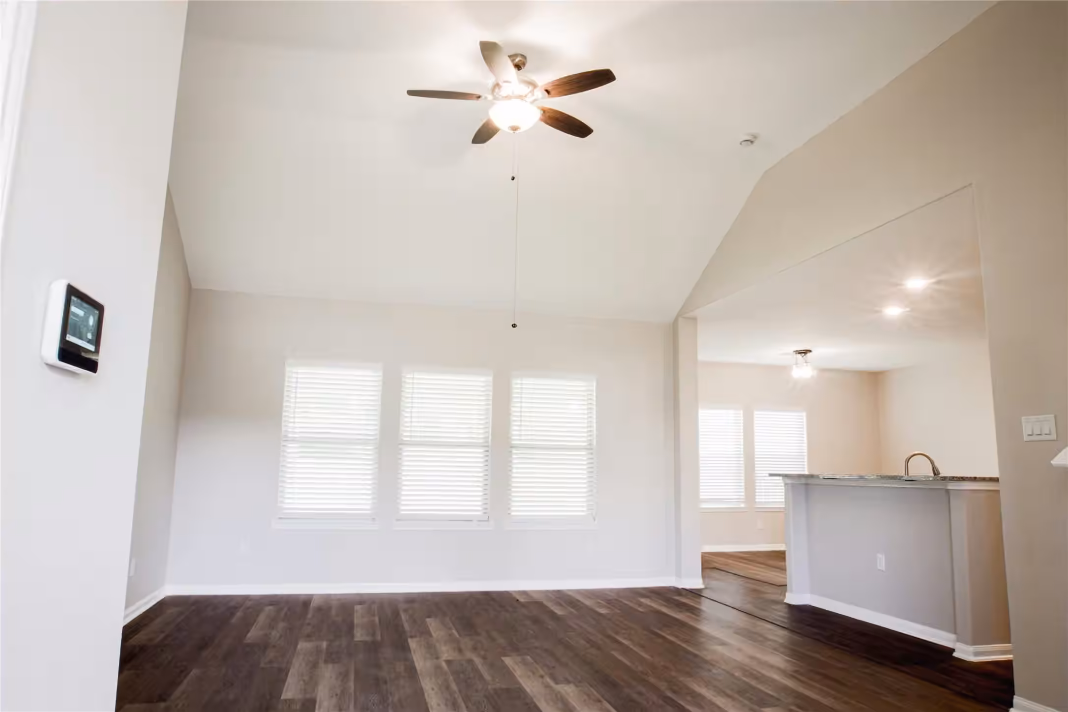 Photo 4 of 17624 Cedar Crest Drive, Conroe, TX