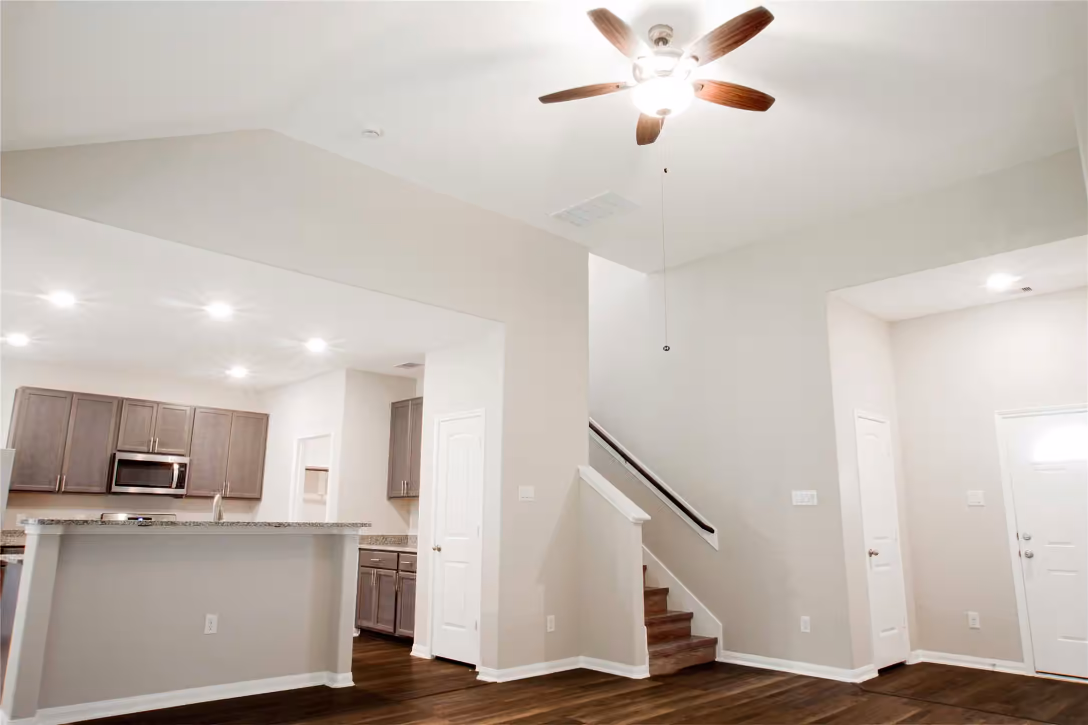 Photo 5 of 17624 Cedar Crest Drive, Conroe, TX