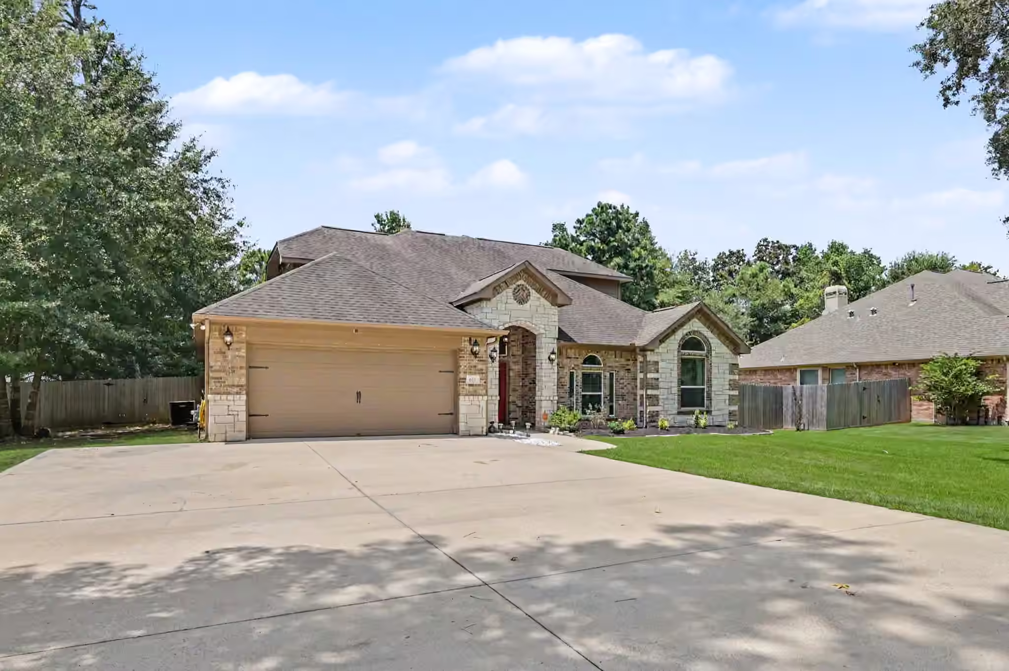 Photo 4 of 615 Weisinger Drive, Magnolia, TX