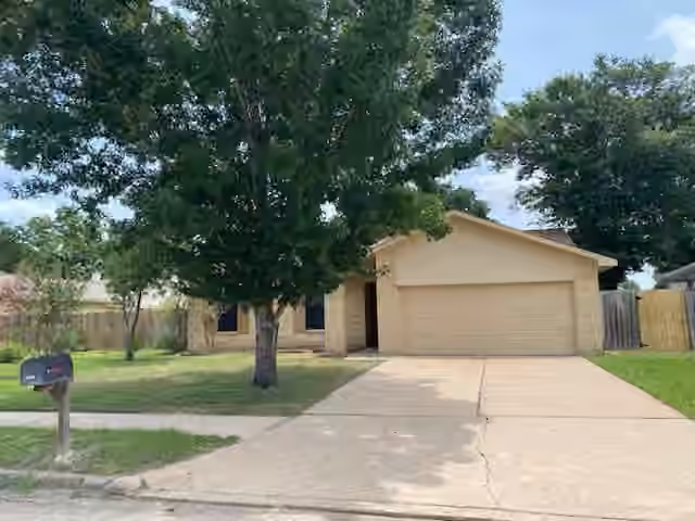 Photo 3 of 6730 New World Drive, Katy, TX