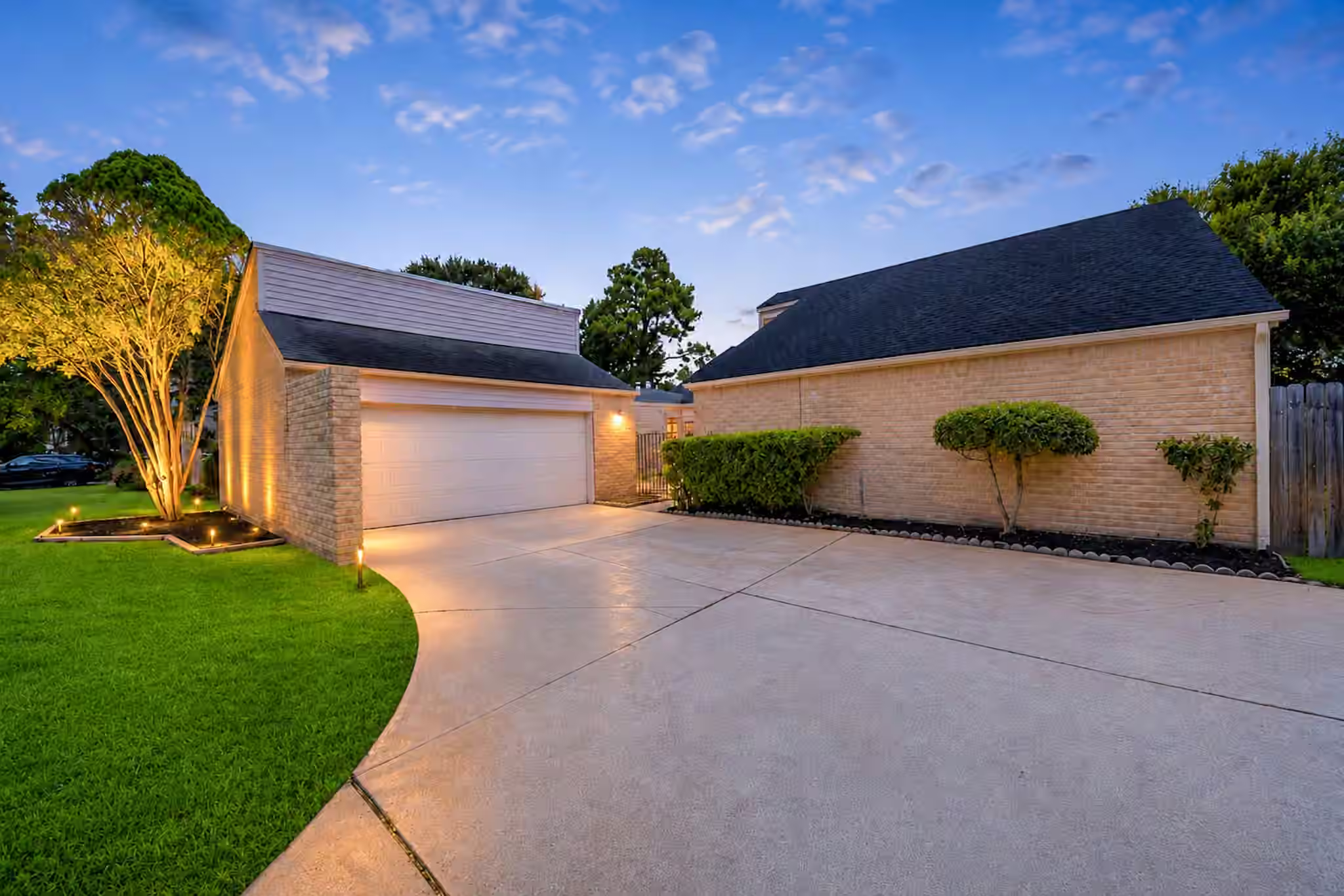 Photo of 2219 Valley Manor Drive, Missouri City, TX 77489