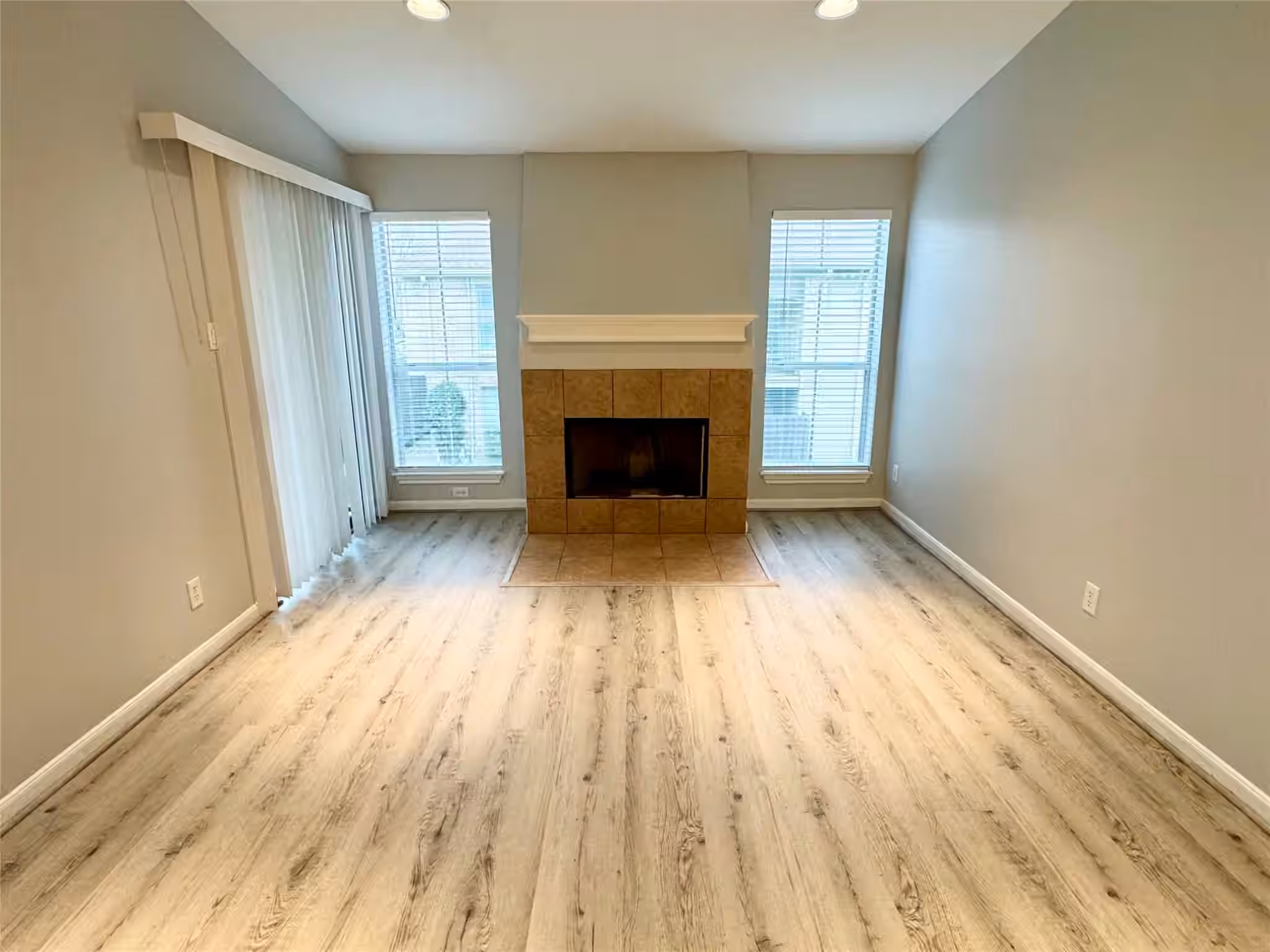 Photo 2 of 700 Thicket Lane 406, Houston, TX