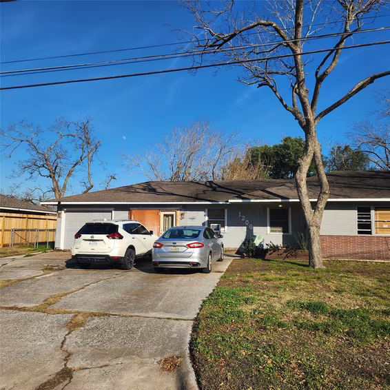 Photo 2 of 1206 N Commerce Street, Baytown, TX
