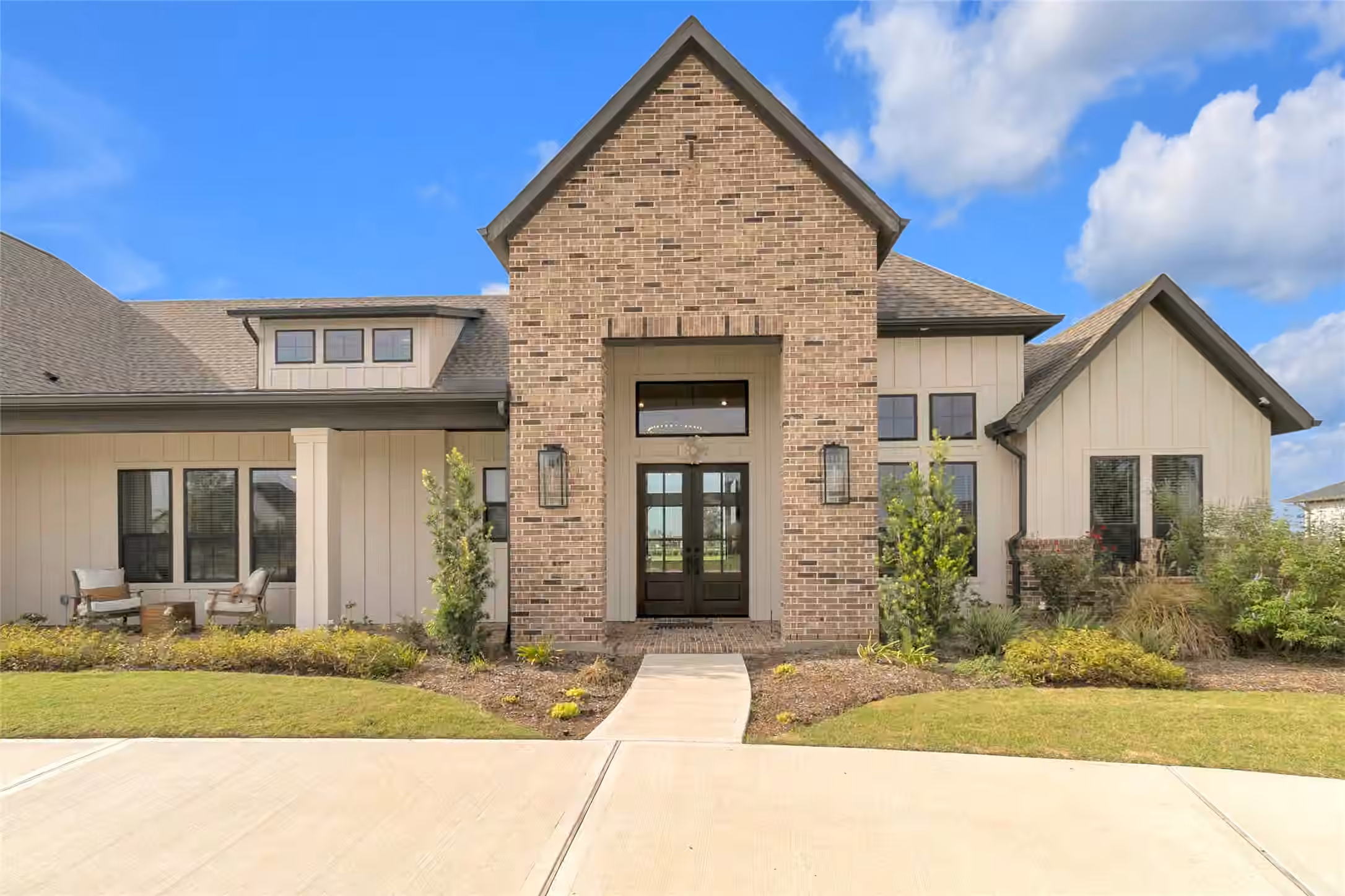 Photo 3 of 1024 Lake Breeze Drive, Waller, TX