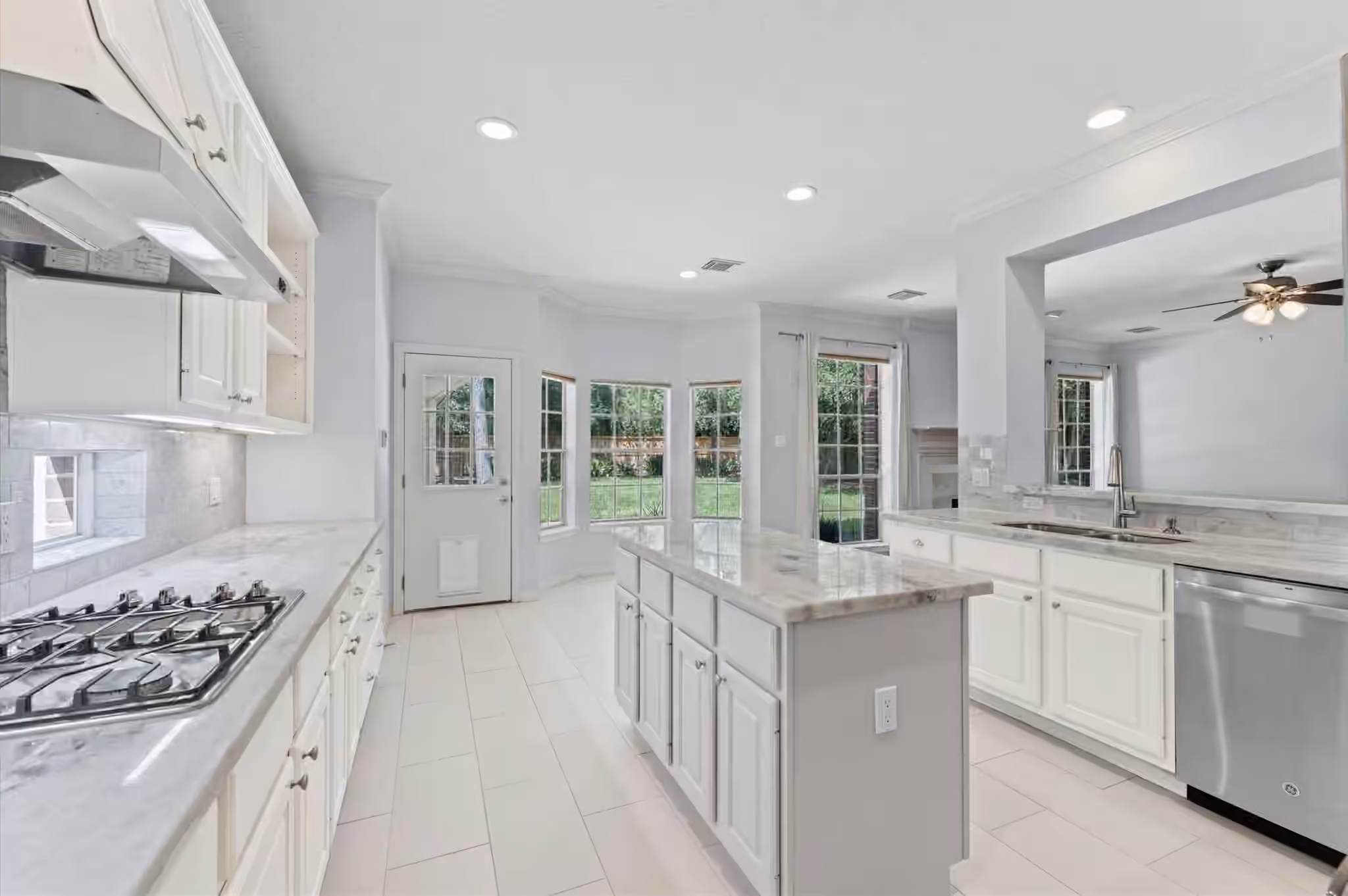 Photo 7 of 92 W Sandalbranch Circle, The Woodlands, TX