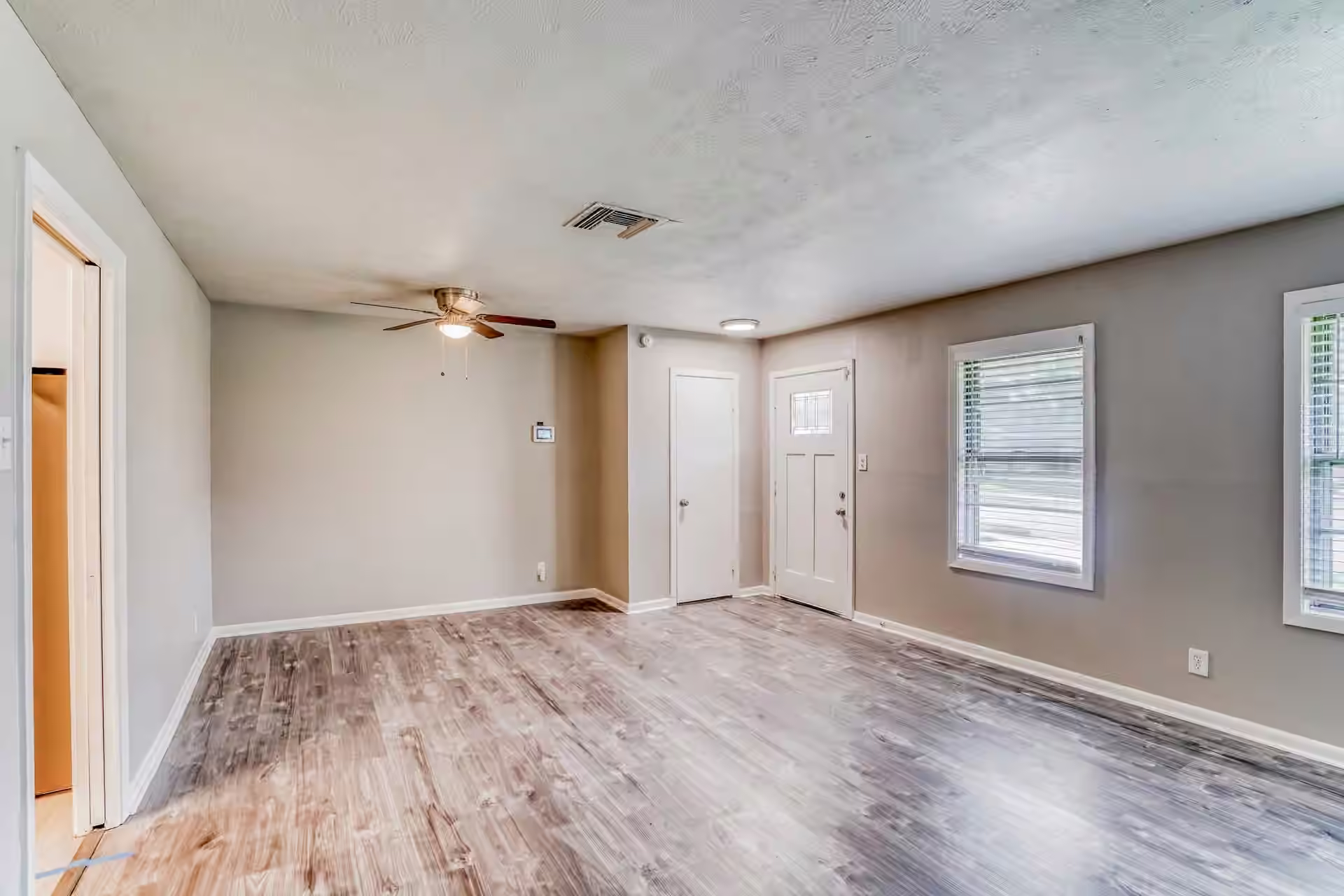 Photo 4 of 8614 Rockhill Street, Houston, TX