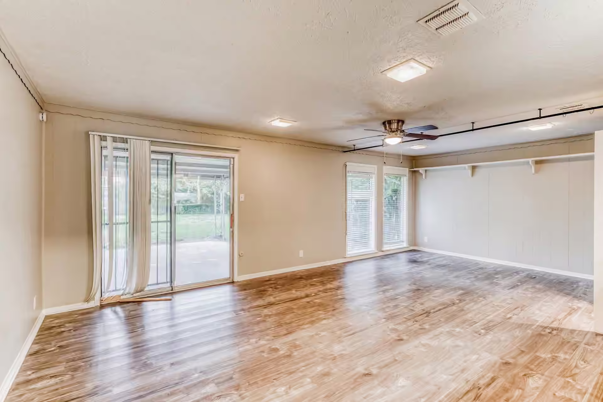 Photo 7 of 8614 Rockhill Street, Houston, TX