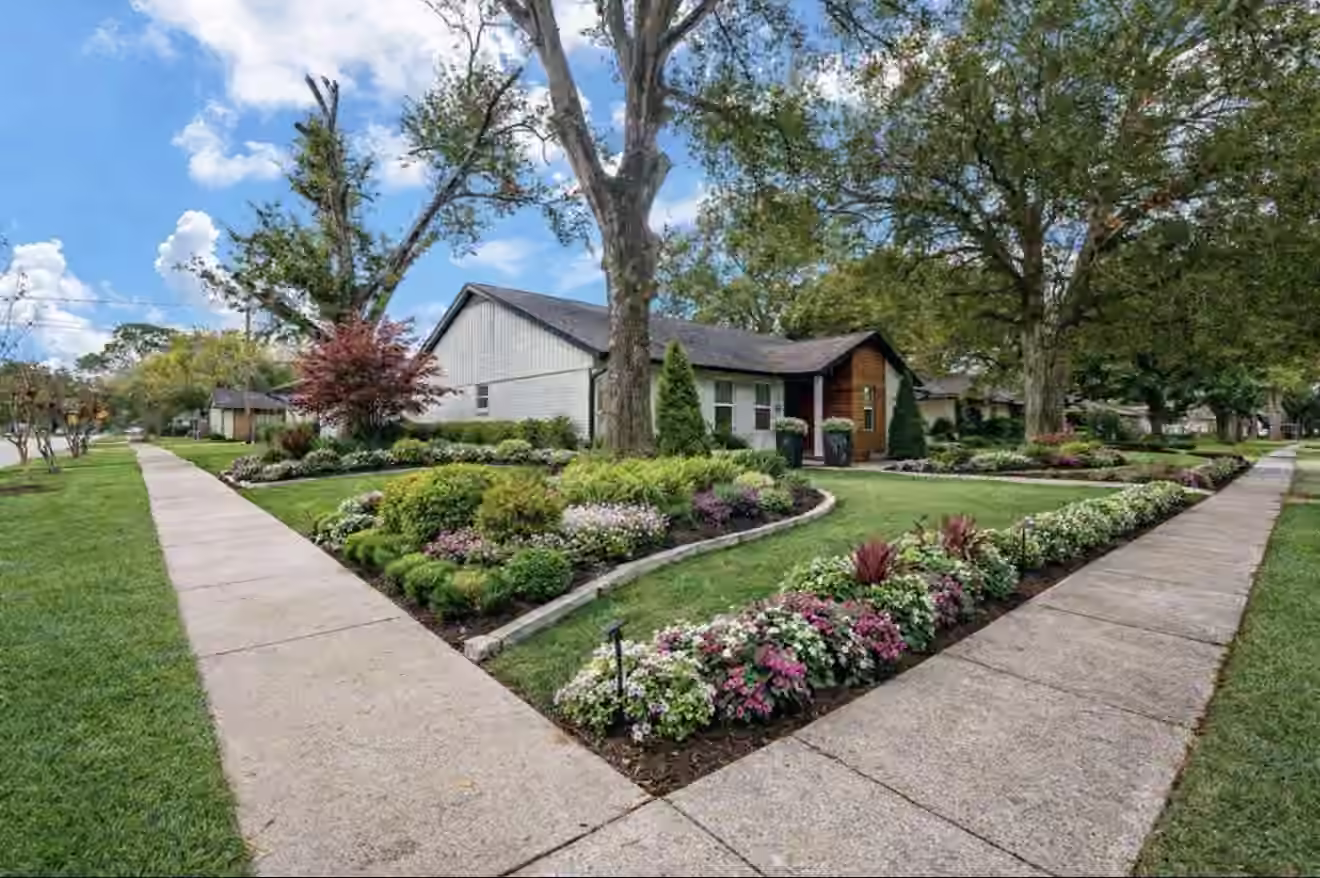 Photo 2 of 10603 Riverview Drive, Houston, TX